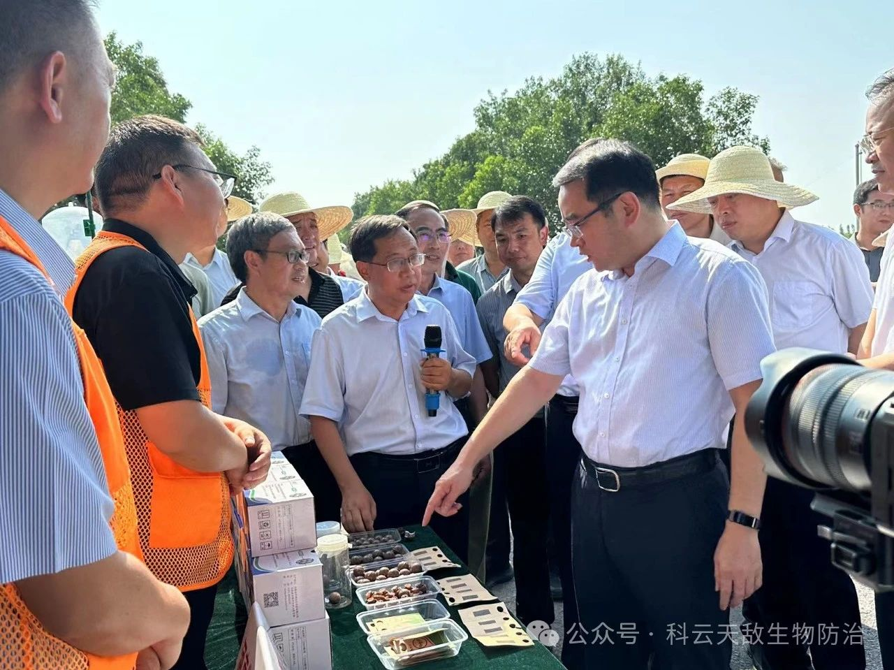 河南省秋作物病蟲害防控暨秋糧“一噴多促”現場會召開，我公司生物防治產品深受與會人員好評